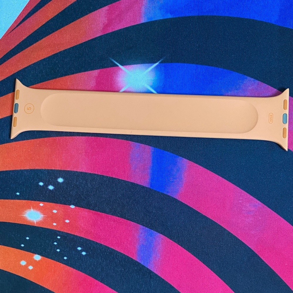 Apple Watch Solo Loop Band - Marigold Orange - Size 5, 41mm - Picture 4 of 5